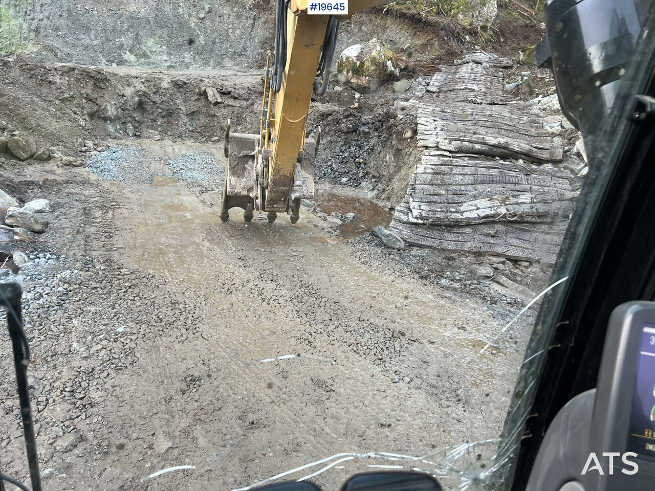 Escavadeira Caterpillar 323D: foto 34