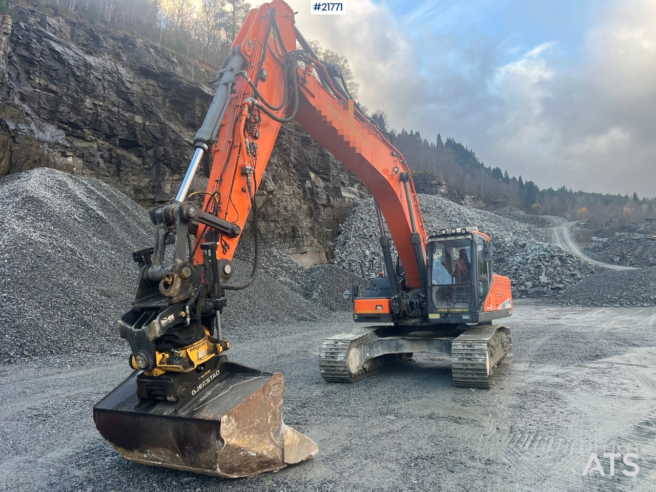 Doosan Dx300lc-5 Gravemaskin m/ rototilt og pusseskuffe - Escavadeira: foto 3 Doosan Dx300lc-5 Gravemaskin m/ rototilt og pusseskuffe - Escavadeira: foto 3