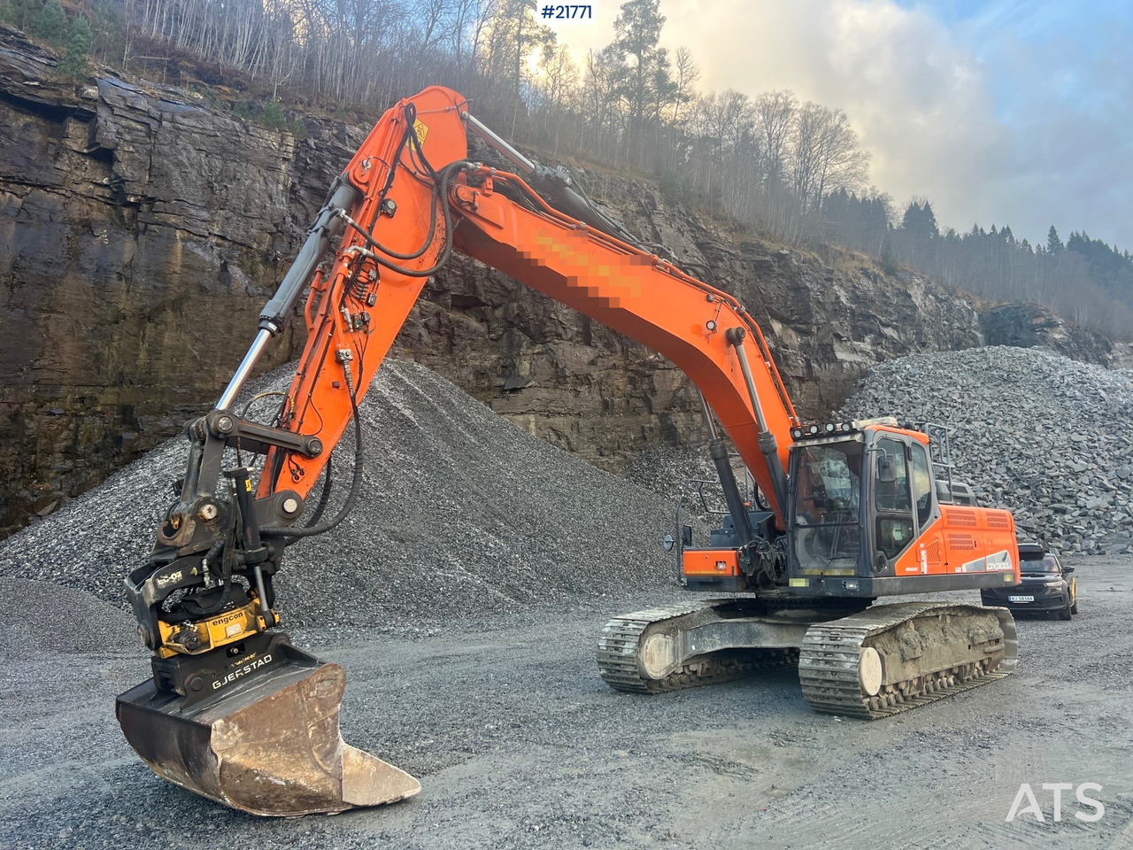 Doosan Dx300lc-5 Gravemaskin m/ rototilt og pusseskuffe - Escavadeira: foto 2 Doosan Dx300lc-5 Gravemaskin m/ rototilt og pusseskuffe - Escavadeira: foto 2