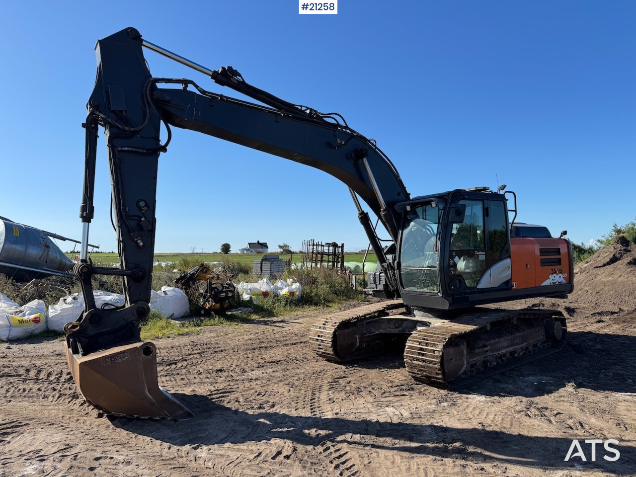 Hitachi ZX 190 LC-6 - Escavadeira: foto 1 Hitachi ZX 190 LC-6 - Escavadeira: foto 1