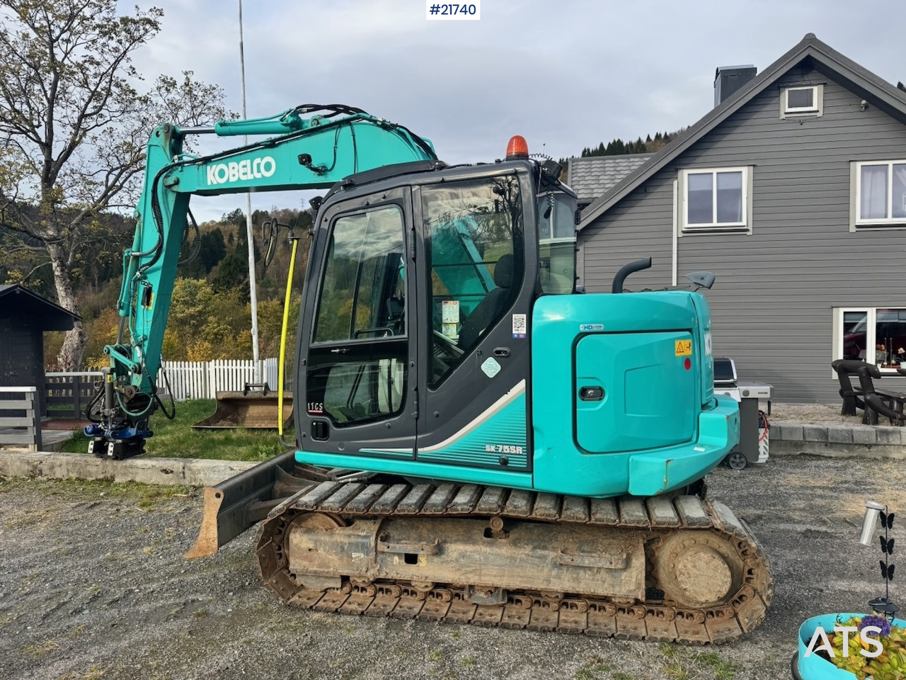 Kobelco 2018 Kobelco SK75SR-3E m/ Rototilt, 2 skuffer og Klype. 1850 timer! - Escavadora de rastos: foto 4 Kobelco 2018 Kobelco SK75SR-3E m/ Rototilt, 2 skuffer og Klype. 1850 timer! - Escavadora de rastos: foto 4