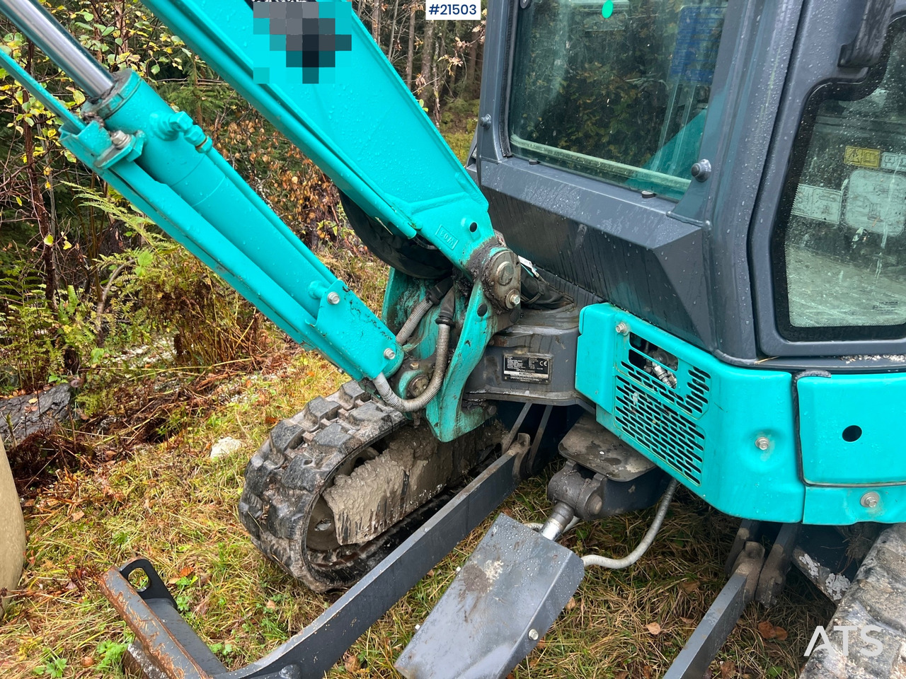 Kobelco Sk25SR-6E Gravemaskin m/ pusseskuffe,graveskuffe og tilt - Mini escavadeira: foto 2 Kobelco Sk25SR-6E Gravemaskin m/ pusseskuffe,graveskuffe og tilt - Mini escavadeira: foto 2