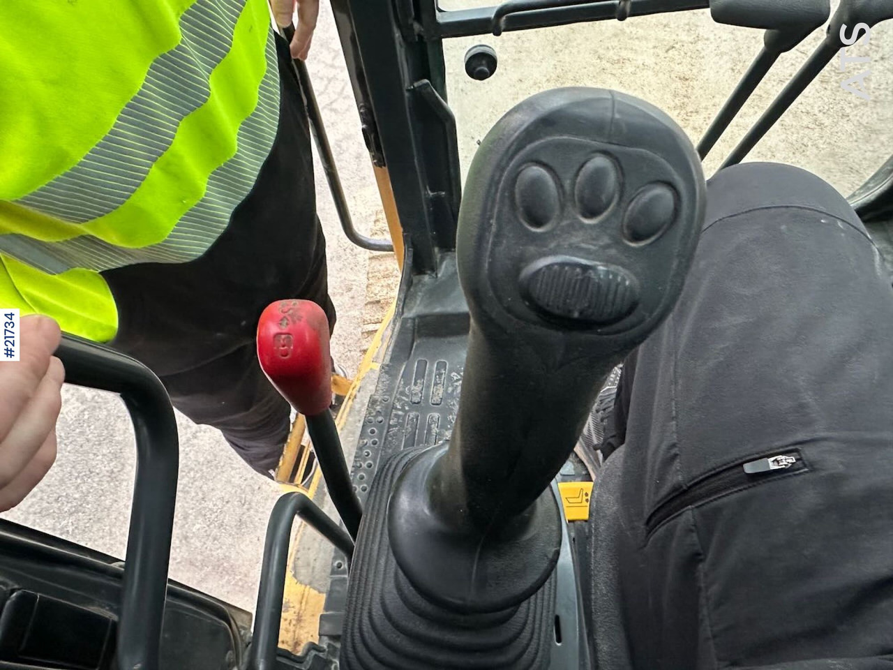 Locação financeira de Komatsu PC228USLC-8 gravemaskin m/ 3 skuffer og rototilt. SE VIDEO Komatsu PC228USLC-8 gravemaskin m/ 3 skuffer og rototilt. SE VIDEO: foto 16