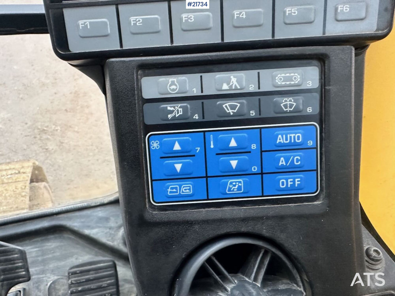 Locação financeira de Komatsu PC228USLC-8 gravemaskin m/ 3 skuffer og rototilt. SE VIDEO Komatsu PC228USLC-8 gravemaskin m/ 3 skuffer og rototilt. SE VIDEO: foto 19