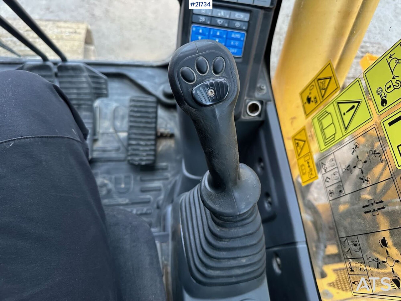 Locação financeira de Komatsu PC228USLC-8 gravemaskin m/ 3 skuffer og rototilt. SE VIDEO Komatsu PC228USLC-8 gravemaskin m/ 3 skuffer og rototilt. SE VIDEO: foto 18