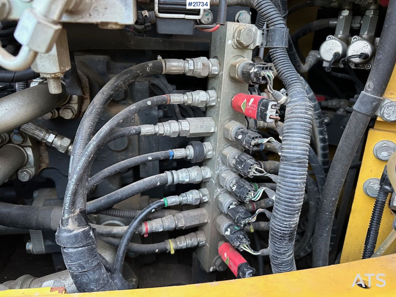 Locação financeira de Komatsu PC228USLC-8 gravemaskin m/ 3 skuffer og rototilt. SE VIDEO Komatsu PC228USLC-8 gravemaskin m/ 3 skuffer og rototilt. SE VIDEO: foto 31