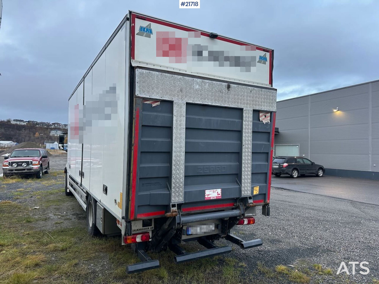Mercedes Actros 1835 skapbil m/ Full sideåpning, aggregat, lift og 2 sett dekk - Camião furgão: foto 3 Mercedes Actros 1835 skapbil m/ Full sideåpning, aggregat, lift og 2 sett dekk - Camião furgão: foto 3