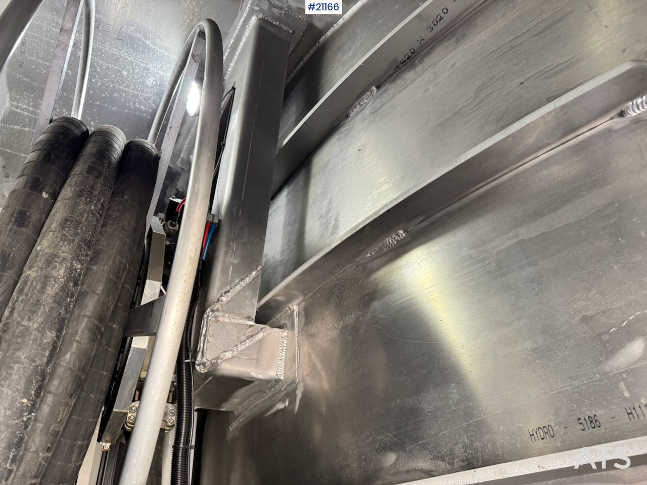 Locação financeira de Mercedes Actros 2553 Mercedes Actros 2553: foto 43 Locação financeira de Mercedes Actros 2553 Mercedes Actros 2553: foto 43