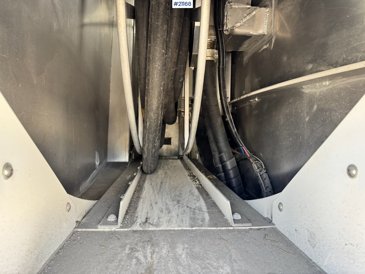 Locação financeira de Mercedes Actros 2553 Mercedes Actros 2553: foto 41 Locação financeira de Mercedes Actros 2553 Mercedes Actros 2553: foto 41