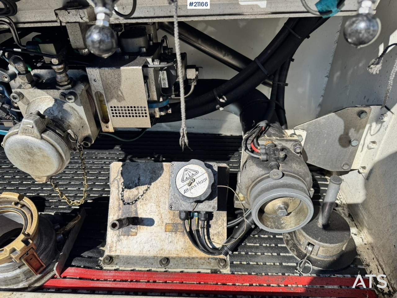 Locação financeira de Mercedes Actros 2553 Mercedes Actros 2553: foto 30 Locação financeira de Mercedes Actros 2553 Mercedes Actros 2553: foto 30