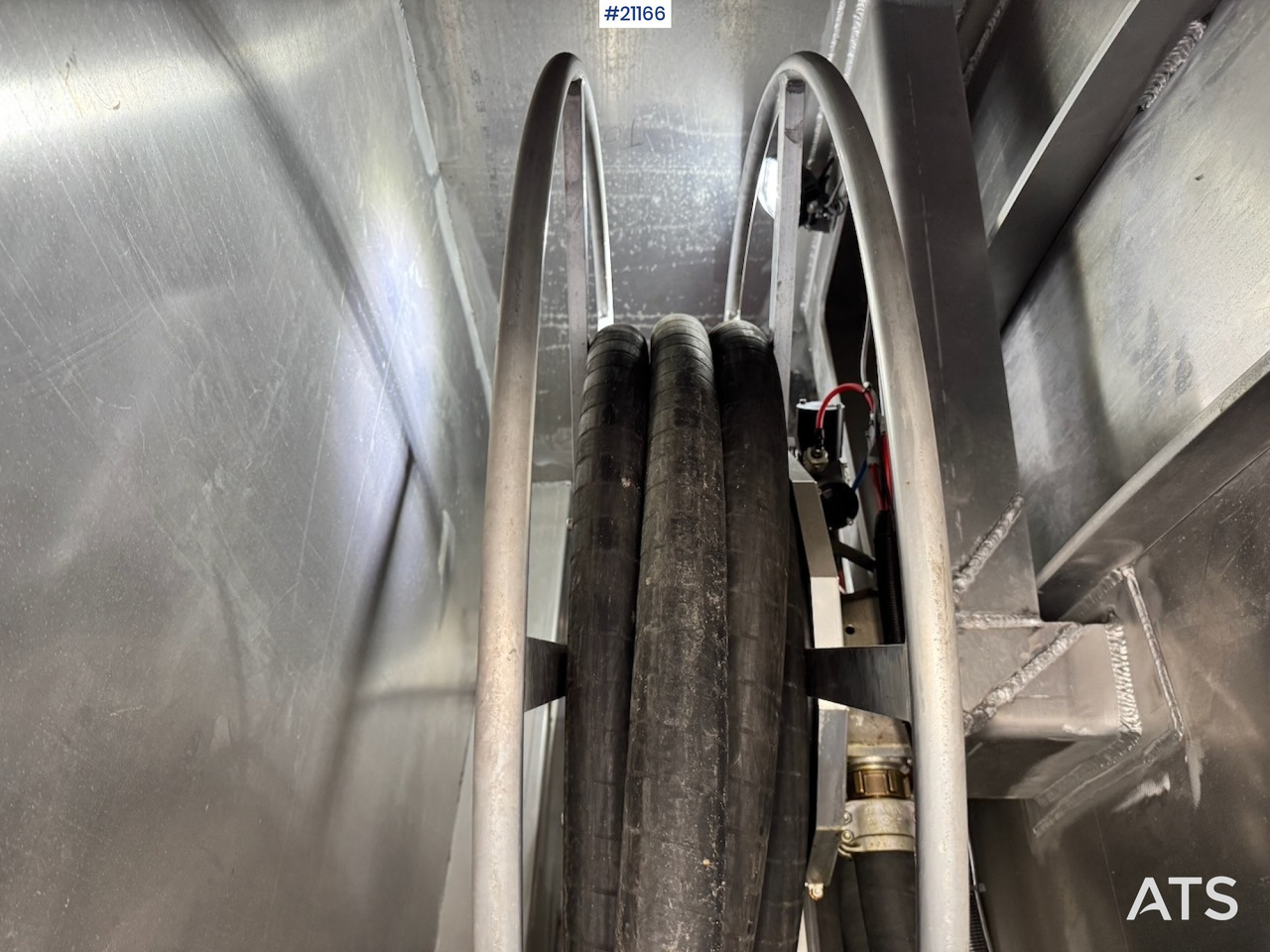 Locação financeira de Mercedes Actros 2553 Mercedes Actros 2553: foto 42 Locação financeira de Mercedes Actros 2553 Mercedes Actros 2553: foto 42