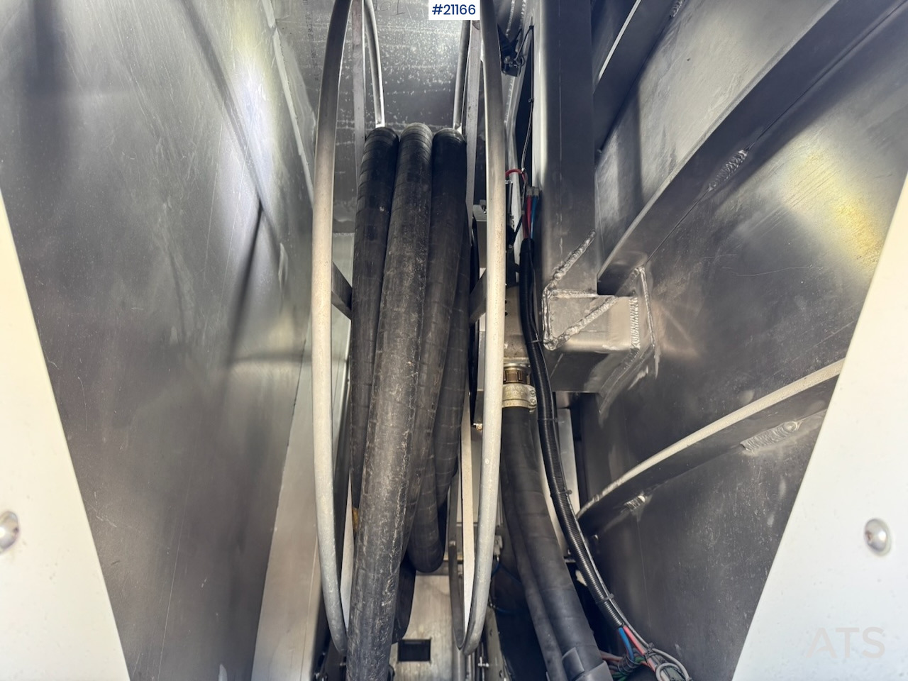 Locação financeira de Mercedes Actros 2553 Mercedes Actros 2553: foto 40 Locação financeira de Mercedes Actros 2553 Mercedes Actros 2553: foto 40