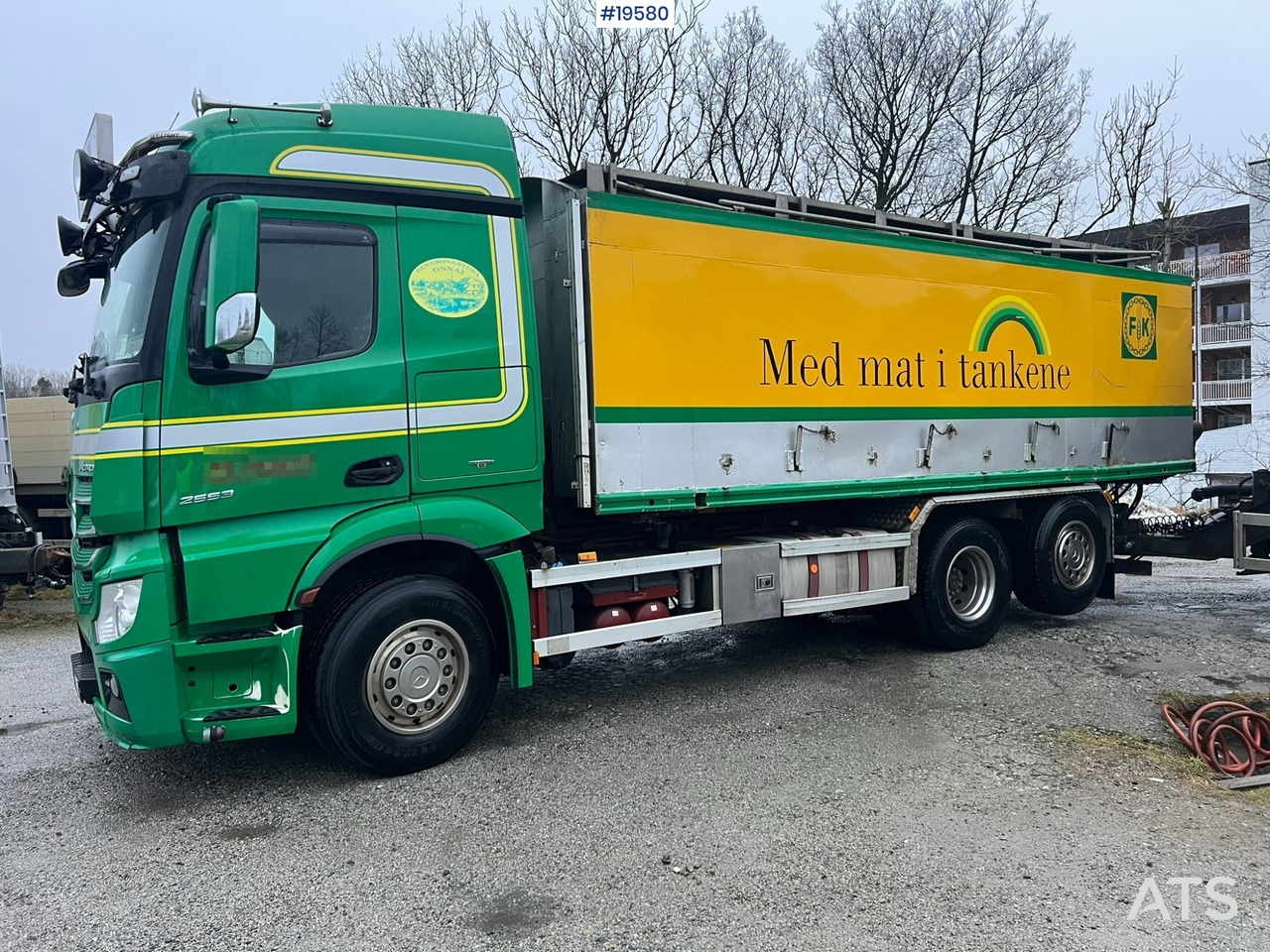 Mercedes Actros - Camião cisterna: foto 1 Mercedes Actros - Camião cisterna: foto 1
