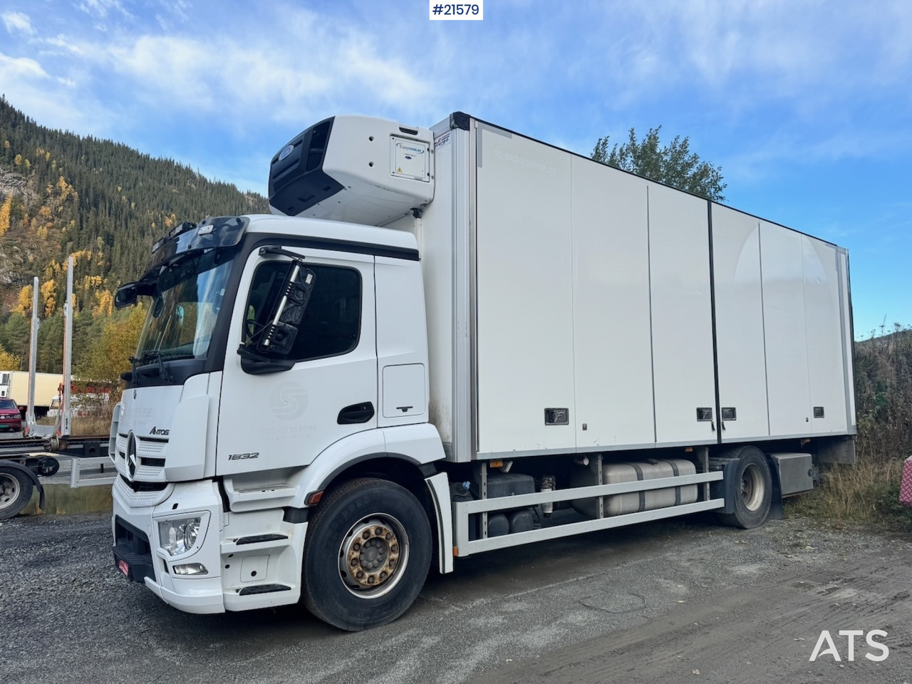 Mercedes-Benz Antos 1832 m/ Full sideåpning og Kjøl/frys. - Camião furgão: foto 2 Mercedes-Benz Antos 1832 m/ Full sideåpning og Kjøl/frys. - Camião furgão: foto 2