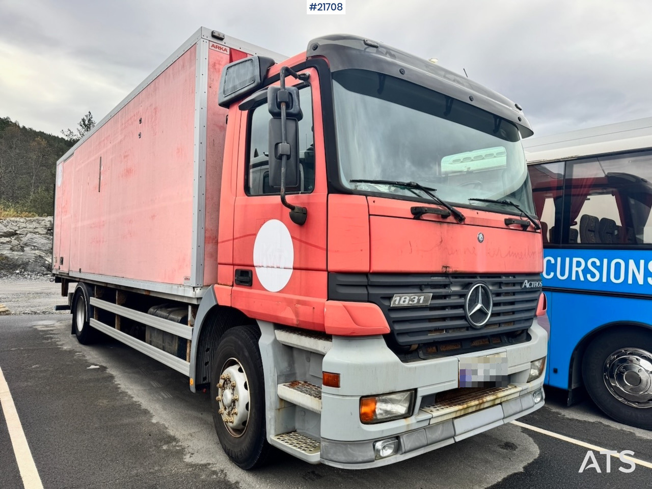 Mercedes Mercedes Actros 1831 4x2 Skapbil. Eu-godkjent og 282 000 km! - Camião furgão: foto 2 Mercedes Mercedes Actros 1831 4x2 Skapbil. Eu-godkjent og 282 000 km! - Camião furgão: foto 2