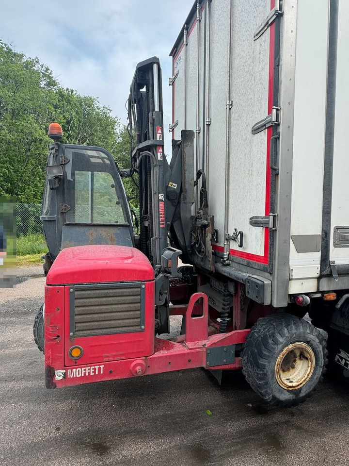 Moffett M4 25.4 - Empilhador montado em camião: foto 5 Moffett M4 25.4 - Empilhador montado em camião: foto 5