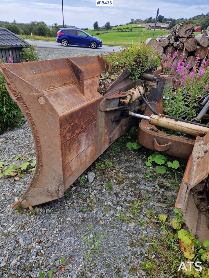 Buldôzer New Holland D150B: foto 14