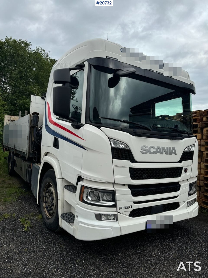 Scania P320 - Camião de caixa aberta/ Plataforma, Camião grua: foto 1 Scania P320 - Camião de caixa aberta/ Plataforma, Camião grua: foto 1