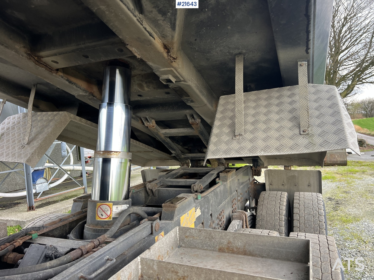 Camião basculante Scania R560 6x4 Tippbil: foto 26