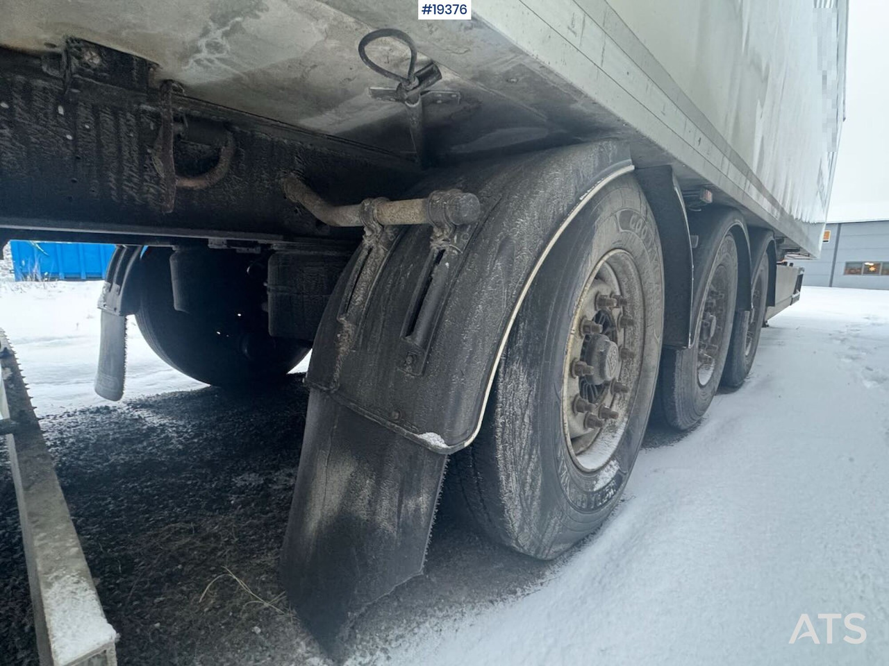 Semi-reboque frigorífico System trailer skapsemi: foto 16 Semi-reboque frigorífico System trailer skapsemi: foto 16