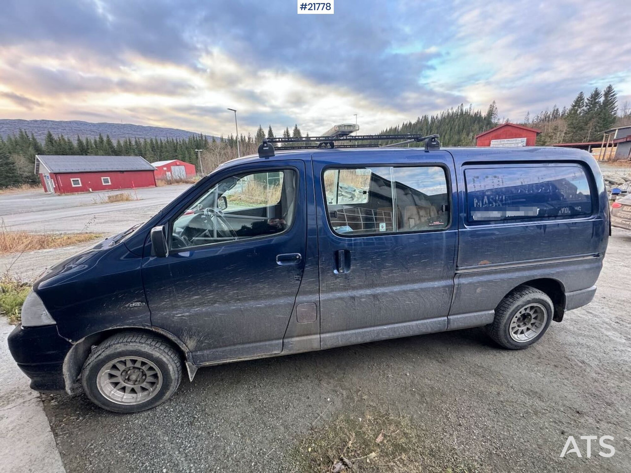 Toyota HIACE - Furgão: foto 4 Toyota HIACE - Furgão: foto 4