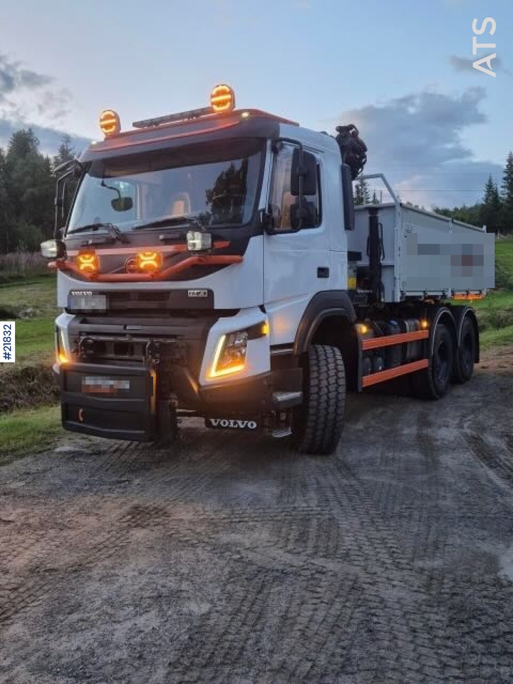 Volvo 2019 Volvo FMX 6x6 brøyterigget tippbil m/ 9,5 t/m kran, 2 sett dekk og lettkasse - Camião basculante: foto 1 Volvo 2019 Volvo FMX 6x6 brøyterigget tippbil m/ 9,5 t/m kran, 2 sett dekk og lettkasse - Camião basculante: foto 1