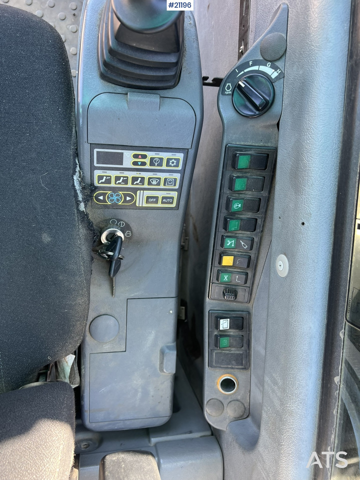 Escavadora de rastos Volvo EC240: foto 29