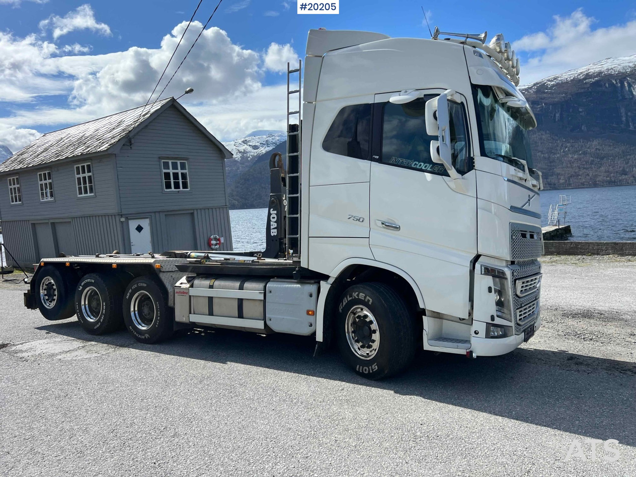 Volvo FH16 750 - Camião polibenne: foto 5 Volvo FH16 750 - Camião polibenne: foto 5