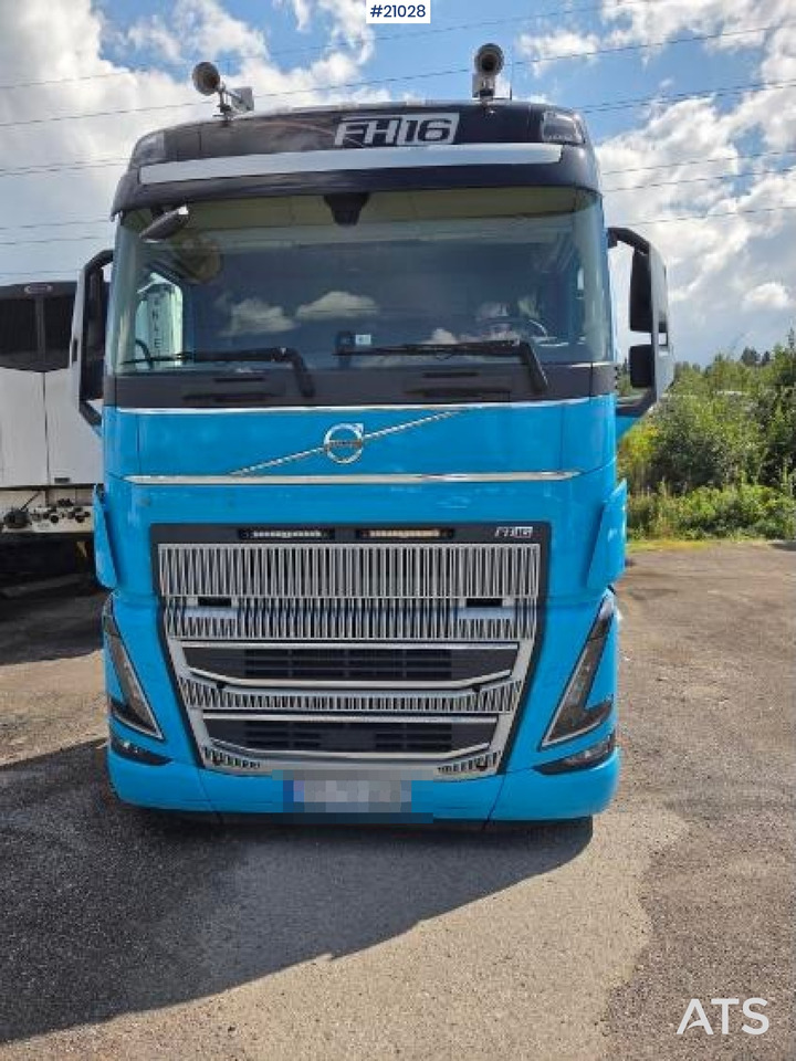 Volvo FH650 - Camião transportador de contêineres/ Caixa móvel: foto 2 Volvo FH650 - Camião transportador de contêineres/ Caixa móvel: foto 2