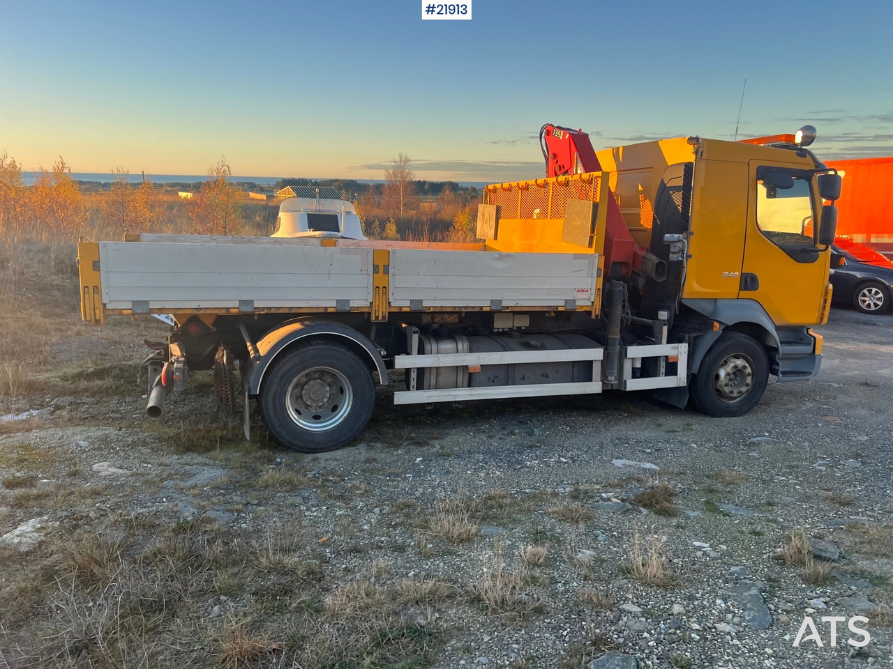 Volvo FL240 - Camião grua: foto 3 Volvo FL240 - Camião grua: foto 3