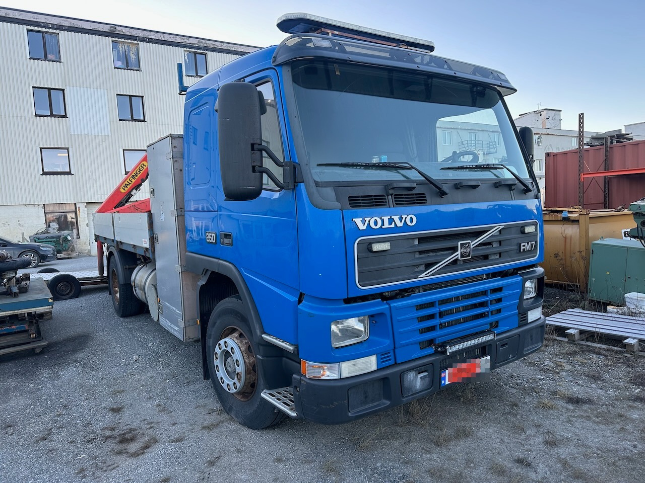 Volvo FM7 - Camião de caixa aberta/ Plataforma: foto 1 Volvo FM7 - Camião de caixa aberta/ Plataforma: foto 1