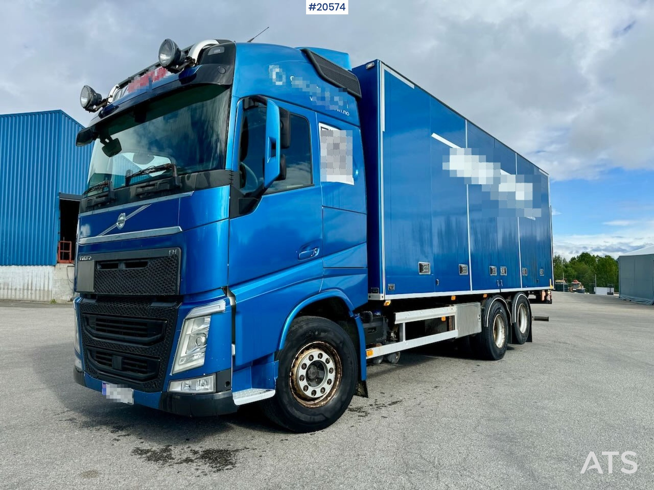 Volvo Fh540 6x2 skapbil m/ full sideåpning og lift - Camião furgão: foto 1 Volvo Fh540 6x2 skapbil m/ full sideåpning og lift - Camião furgão: foto 1