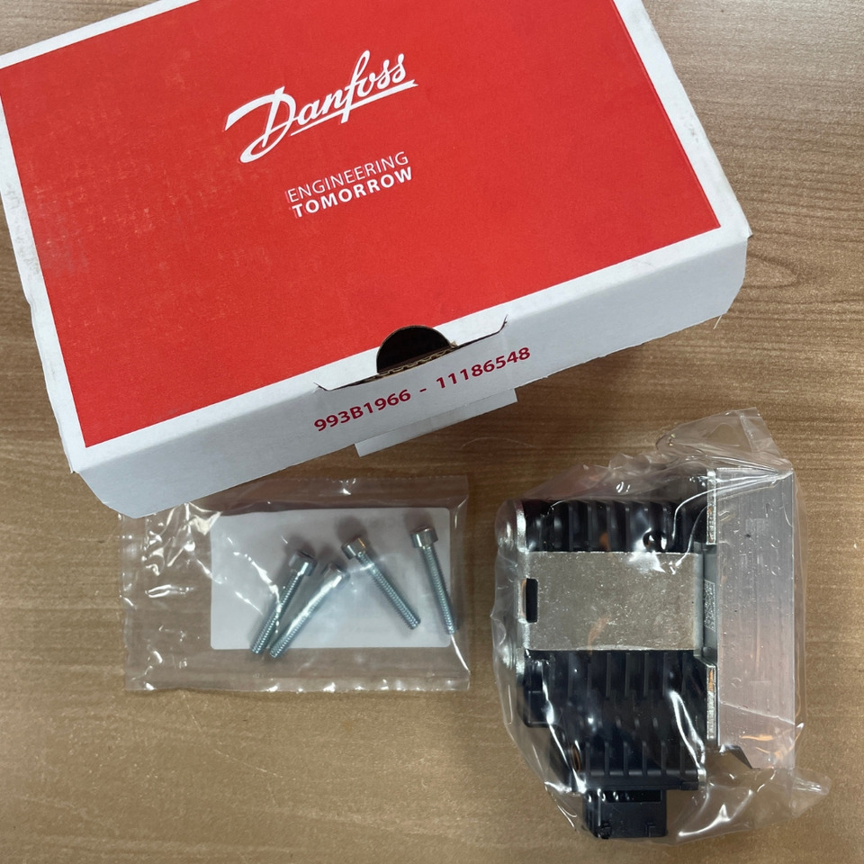 Danfoss Solenoid Valve 157B4735 - Válvula hidráulica para Grua para camião: foto 4 Danfoss Solenoid Valve 157B4735 - Válvula hidráulica para Grua para camião: foto 4