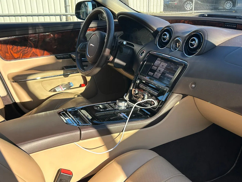Sedan Jaguar XJ 3.0 V6D 275 PK /AUTOM / PANO DAK / VOL LEDER / MERIDAN / EXPORT PRICE: foto 6