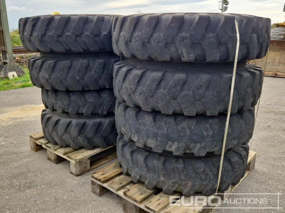 10.00-20 Tyres with Rims - Pneu: foto 1 10.00-20 Tyres with Rims - Pneu: foto 1