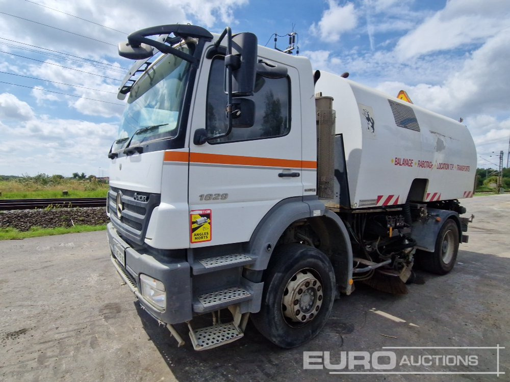 2002 Mercedes Axor 1829 - Varredora urbana: foto 1 2002 Mercedes Axor 1829 - Varredora urbana: foto 1