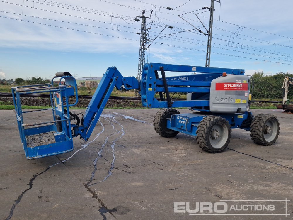 2012 Genie Z45/25J - Plataforma aérea: foto 1 2012 Genie Z45/25J - Plataforma aérea: foto 1