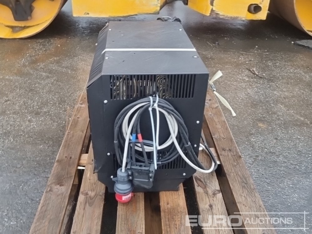 Equipamento de construção Charger to suit Electric Forklift: foto 6 Equipamento de construção Charger to suit Electric Forklift: foto 6