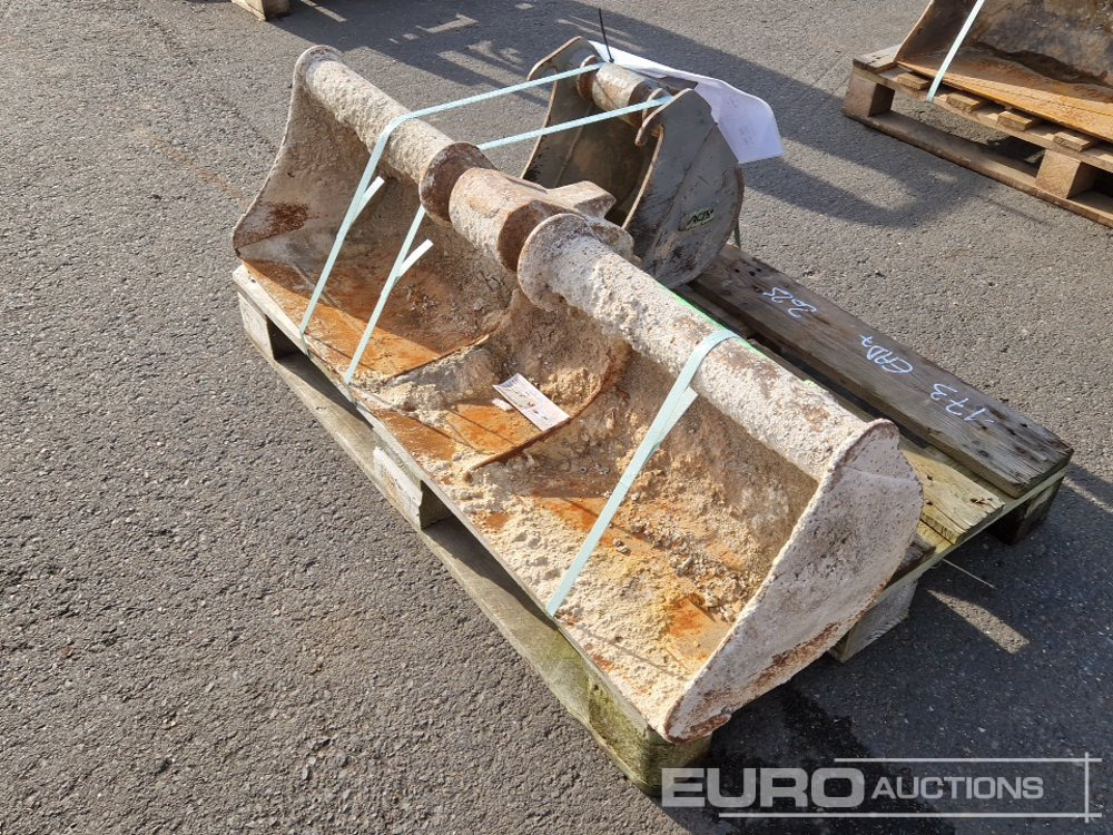 Ditching + Digging Buckets, MORIN (2 of) - Balde: foto 1 Ditching + Digging Buckets, MORIN (2 of) - Balde: foto 1