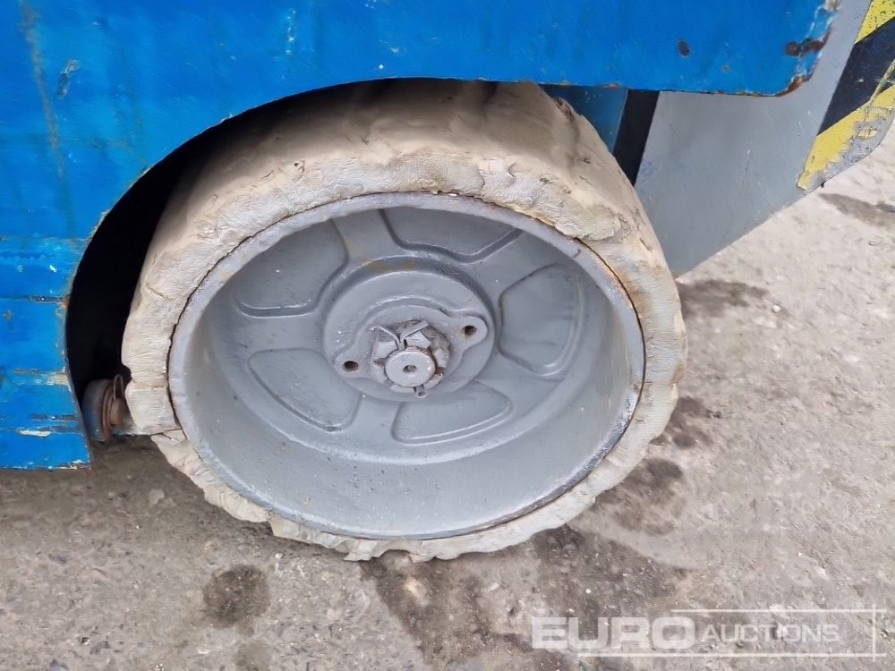 Plataforma aérea Genie GS-1930: foto 8 Plataforma aérea Genie GS-1930: foto 8