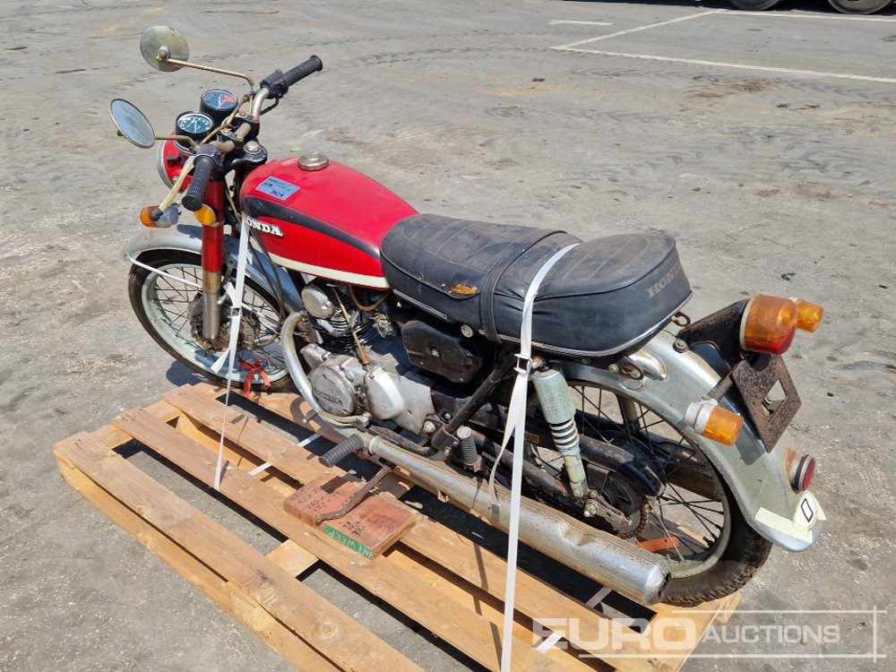 Honda 125 - Motocicleta: foto 2 Honda 125 - Motocicleta: foto 2