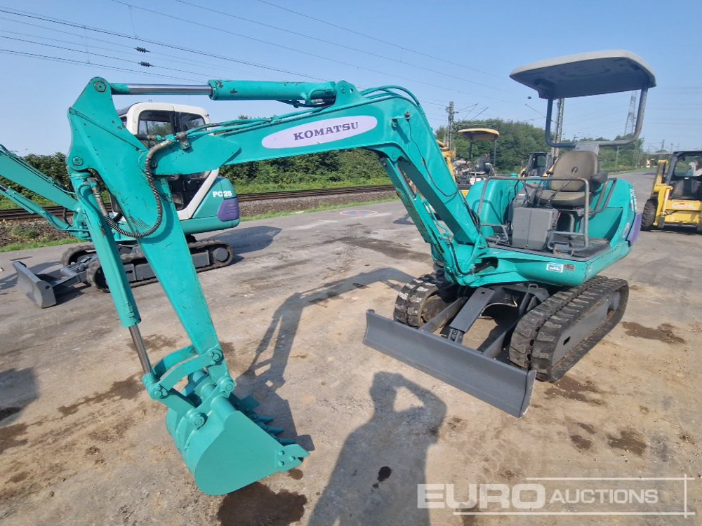 Komatsu PC15-3 - Mini escavadeira: foto 1 Komatsu PC15-3 - Mini escavadeira: foto 1