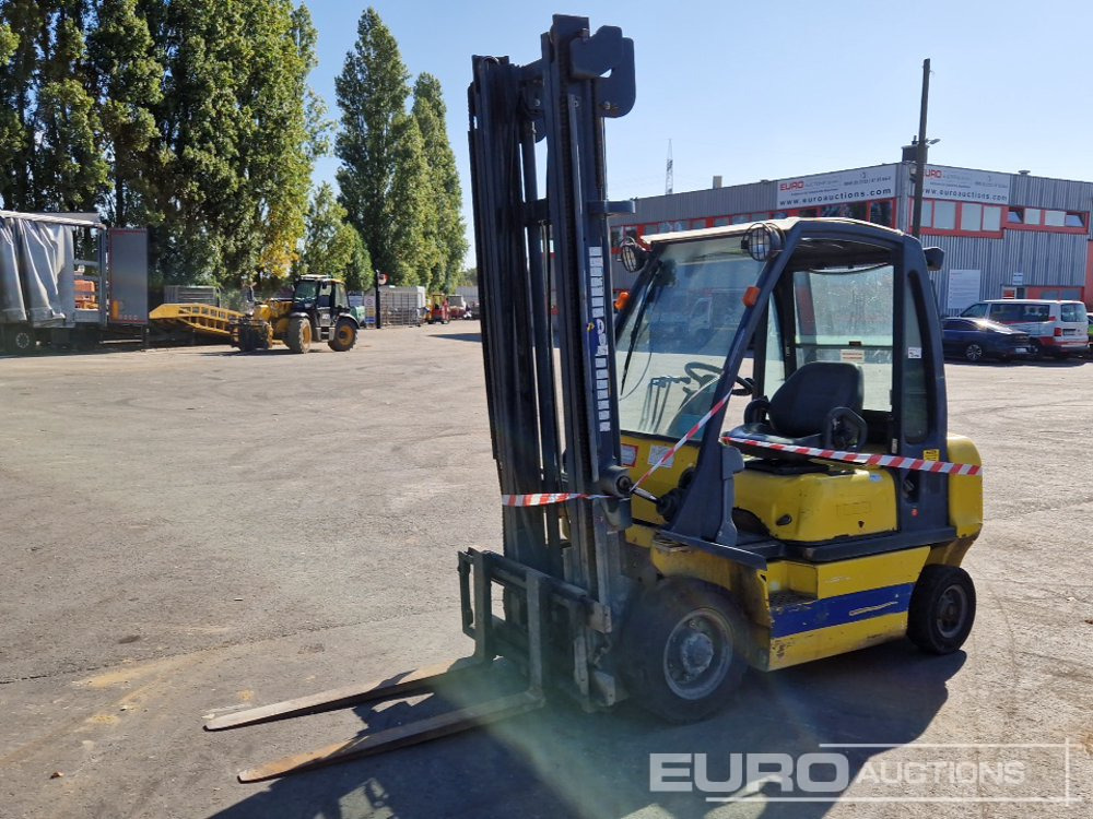 Nissan FD02A250 - Empilhador a diesel: foto 1 Nissan FD02A250 - Empilhador a diesel: foto 1