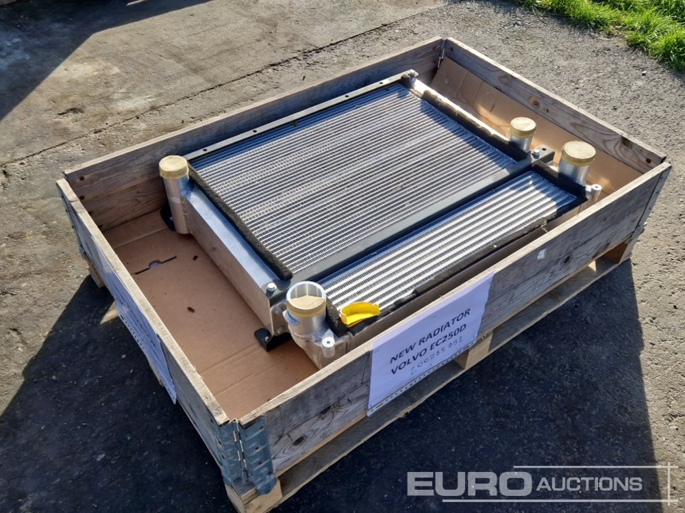 Peça de reposição Unused Radiator to suit Volvo EC250D: foto 1