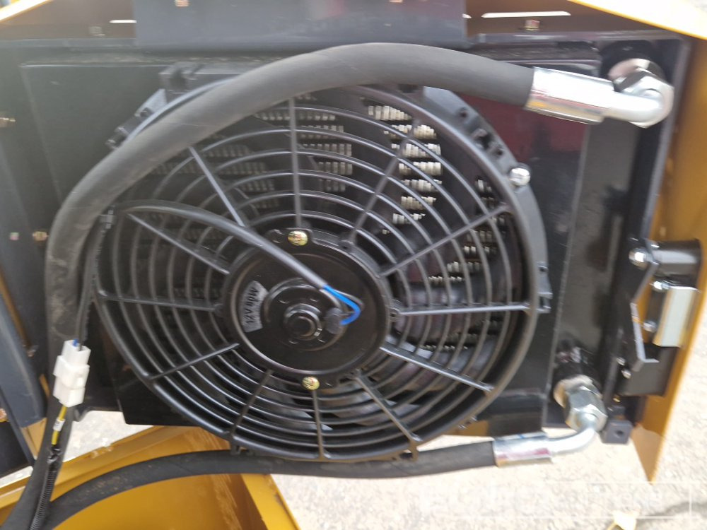 Mini pá carregadora Unused 2025 Infront YF480: foto 16