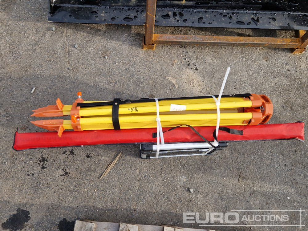 Unused 2025 SKLP Self-Leveling Rotary Laser Level with Batteries, Receiver, Tripod, Grade Rod - Equipamento para oficina: foto 5 Unused 2025 SKLP Self-Leveling Rotary Laser Level with Batteries, Receiver, Tripod, Grade Rod - Equipamento para oficina: foto 5