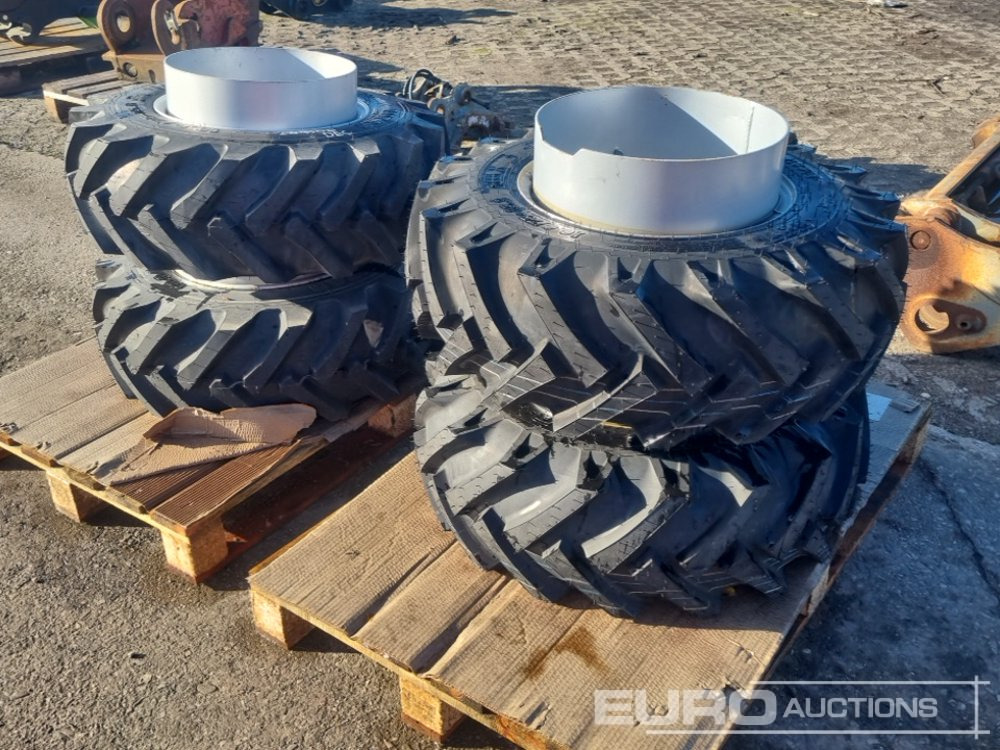 Unused Mitas 10.0/75-15.3 Tyre & Rim (2 of), BKT 10.0/75-15.3 Tyre & Rim (2 of) - Pneu: foto 1 Unused Mitas 10.0/75-15.3 Tyre & Rim (2 of), BKT 10.0/75-15.3 Tyre & Rim (2 of) - Pneu: foto 1
