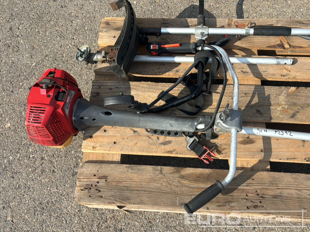Equipamento de construção Gasoline Brush Cutter (2 of) / Desbrozadora a Gasolina: foto 8