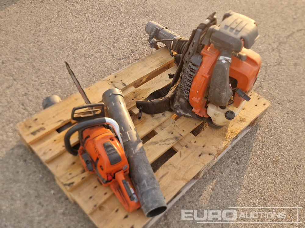 Husqvarna 562XP Gasoline Chainsaw, 580BTS Backpack Leaf Blower - Equipamento de construção: foto 1 Husqvarna 562XP Gasoline Chainsaw, 580BTS Backpack Leaf Blower - Equipamento de construção: foto 1