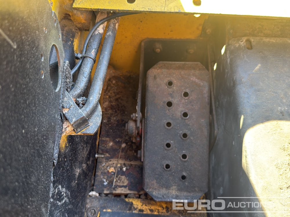 Mini pá carregadora New Holland L160: foto 21